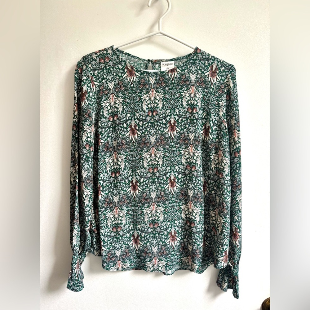 H&M Green and White Graphic Long Sleeve Blouse